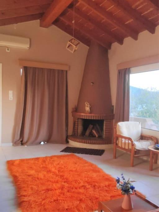 Apartment Penthouse Next To The Sea Salamis