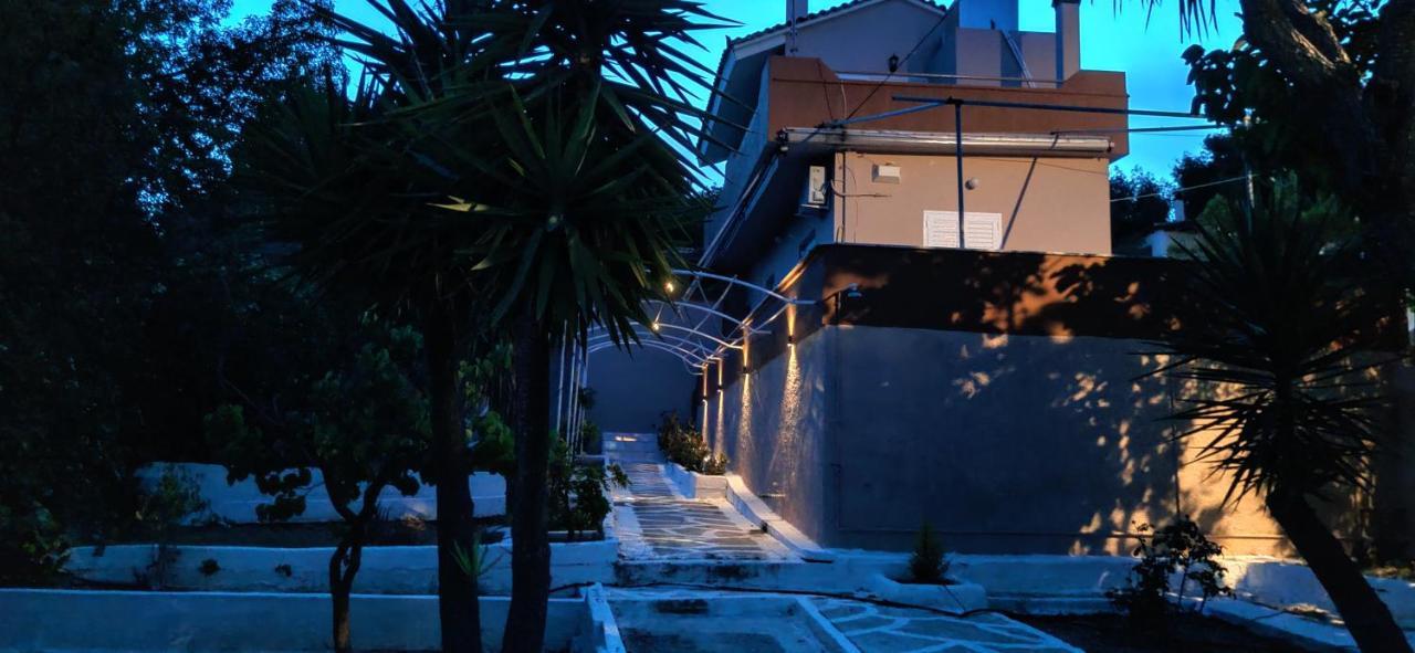 Penthouse Next To The Sea Salamis