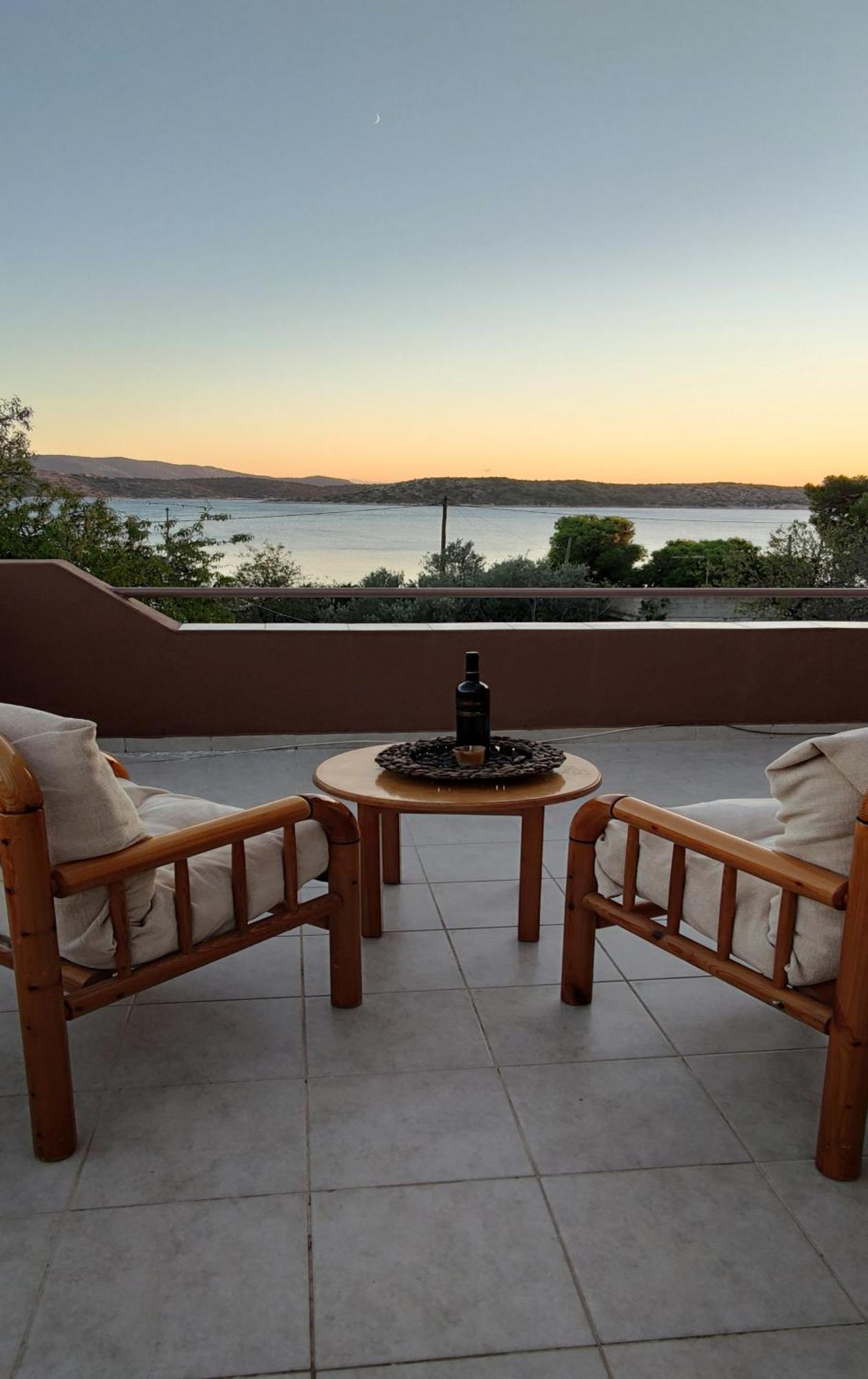 Penthouse Next To The Sea Salamis